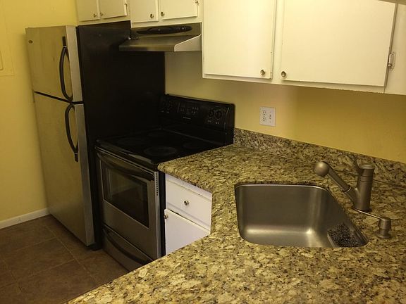 4th image of 618 Sea Pine Way APT E2