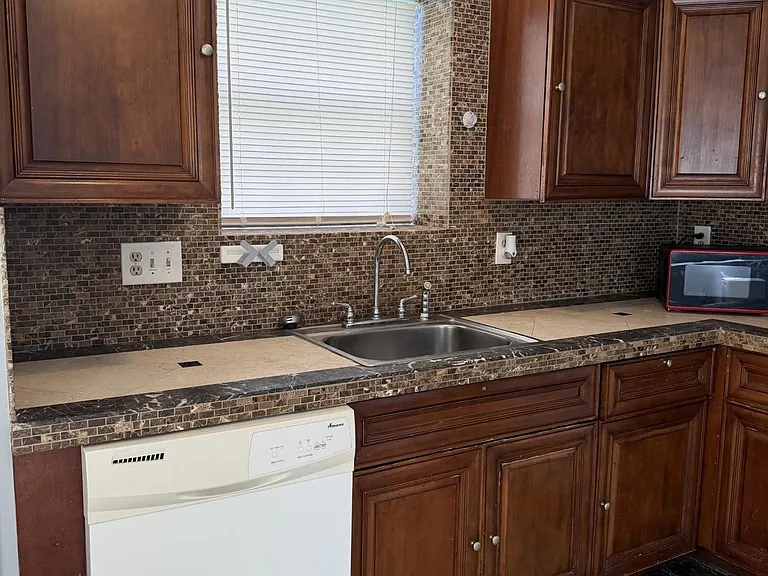 706 Woodbridge Center Way — Photo 8
