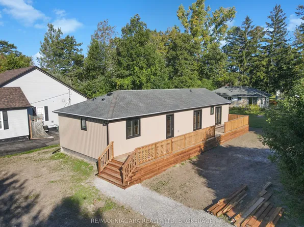 3042 Bethune Ave, Fort Erie, ON L0S 1N0