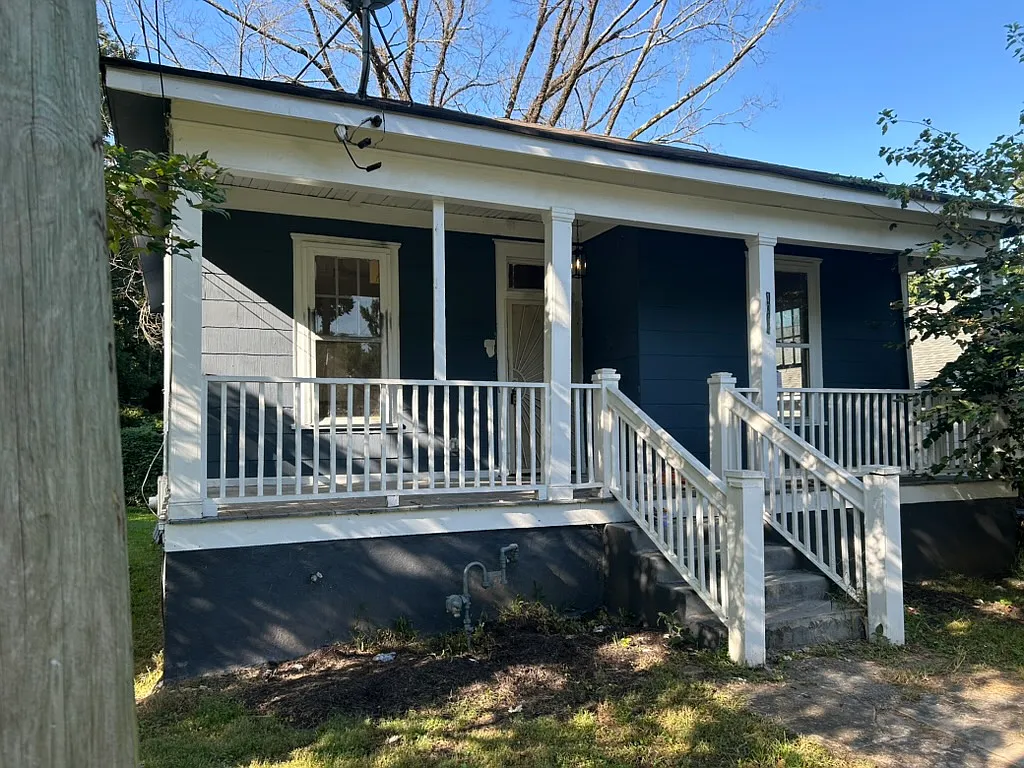 3 bed, 1100 sqft, $2,550 — Photo 1