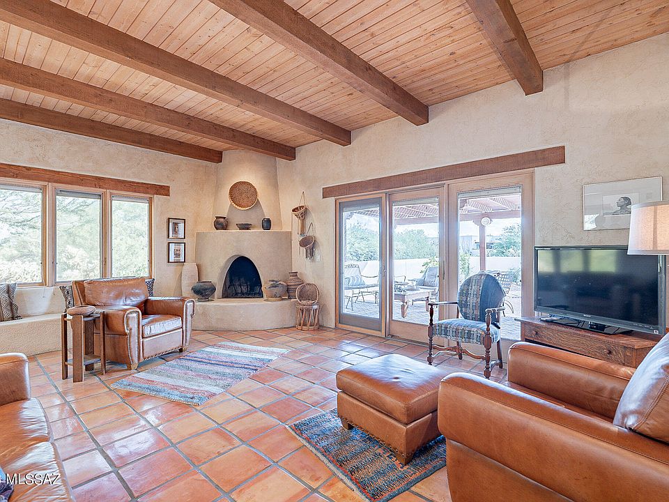 1st image of 421 W Camino Del Poso