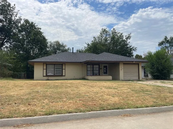 1034 Jasmine Ln, Midwest City, OK 73110