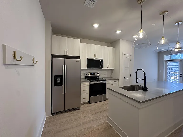 District on the Etowah Apartments — Photo 479