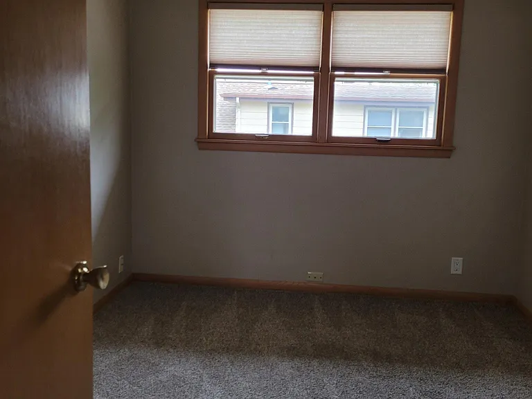3027 S 83rd St #UPPER — Photo 16