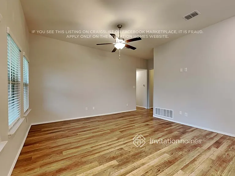 1790 Alamandine Ave — Photo 3
