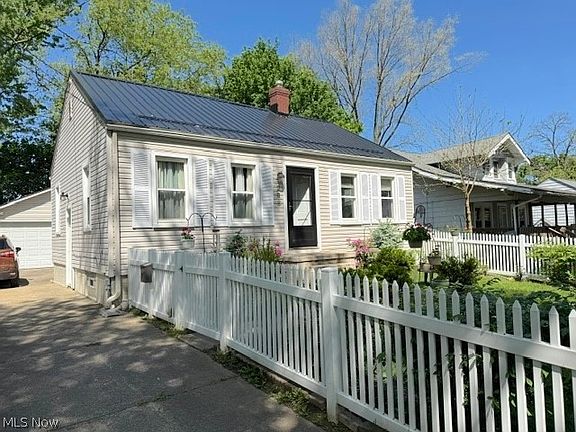 2nd image of 238 The Brooklands Ave