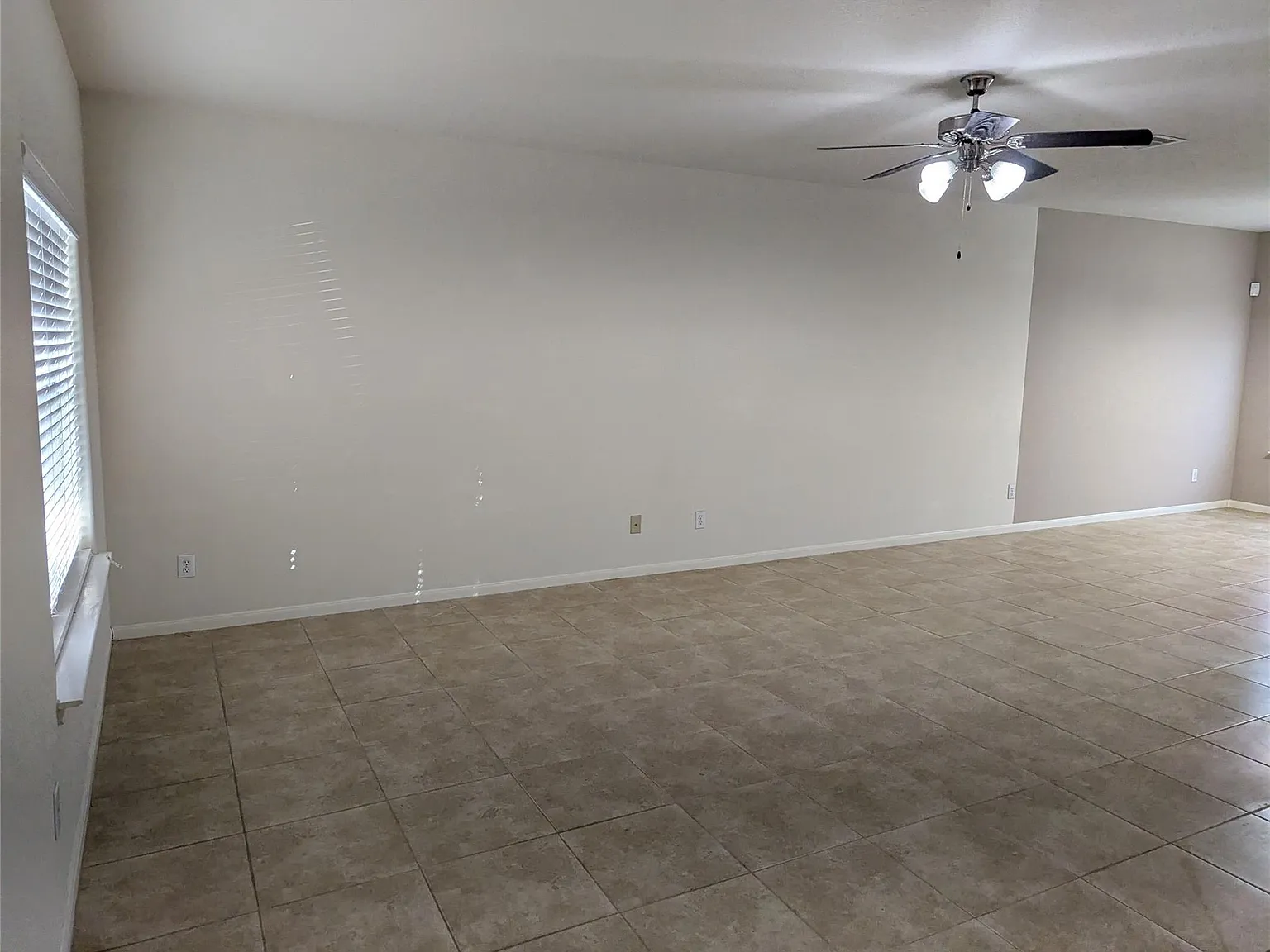 3 bed, 2.5 bath, 2178 sqft, $2,000 — Photo 3