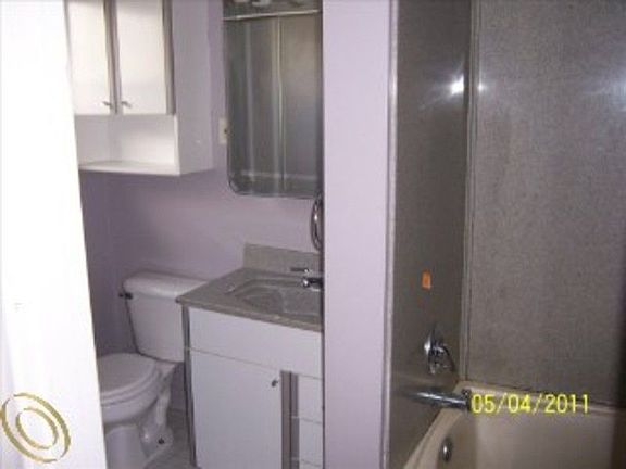 5th image of 7317 N Hawthorne St