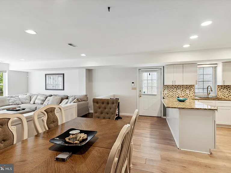 535 Gerhard St #1 — Photo 8