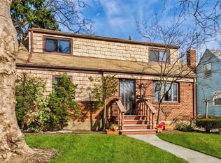 121 N Montague St, Valley Stream, NY 11580