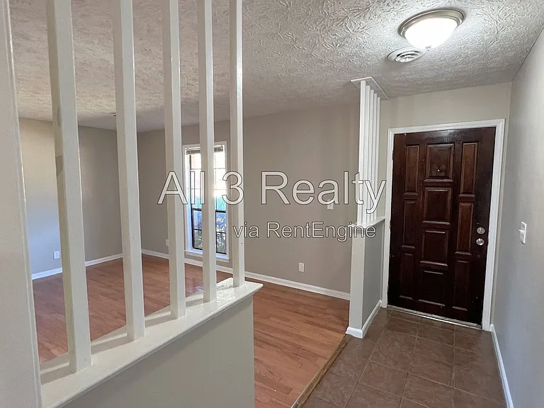 561 Dunbarton Rd — Photo 6