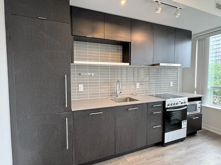 365 Church St #609 — Photo 4