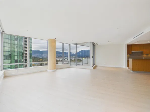 1077 Cordova St W #2403, Vancouver, BC V6C 2C6