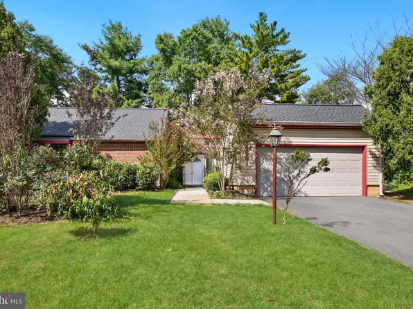 15591 Peach Walker Dr, Bowie, MD 20716