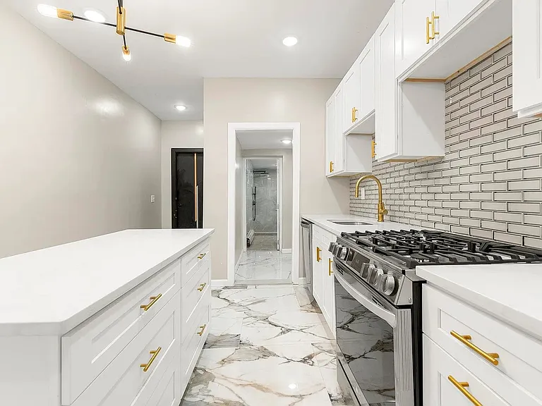 Kitchen - new appliances, island