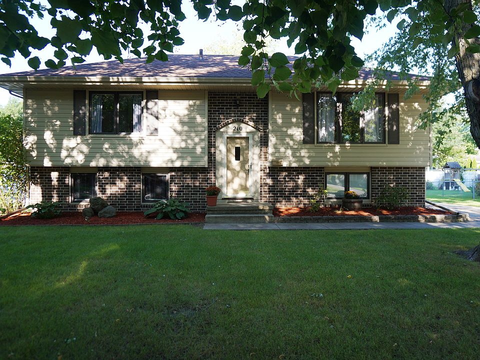 1st image of 210 NW Beechwood St
