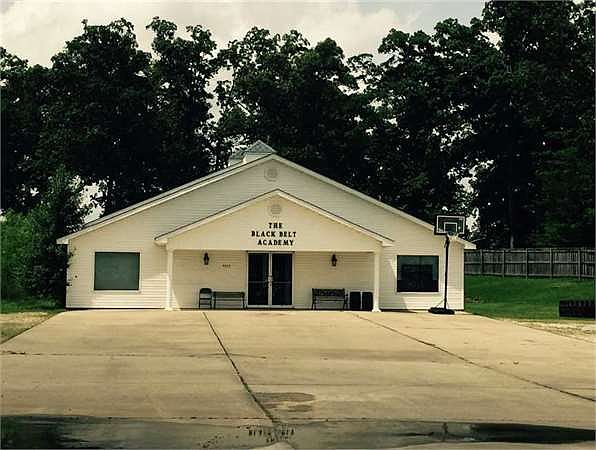 1st image of 4885 West Blvd