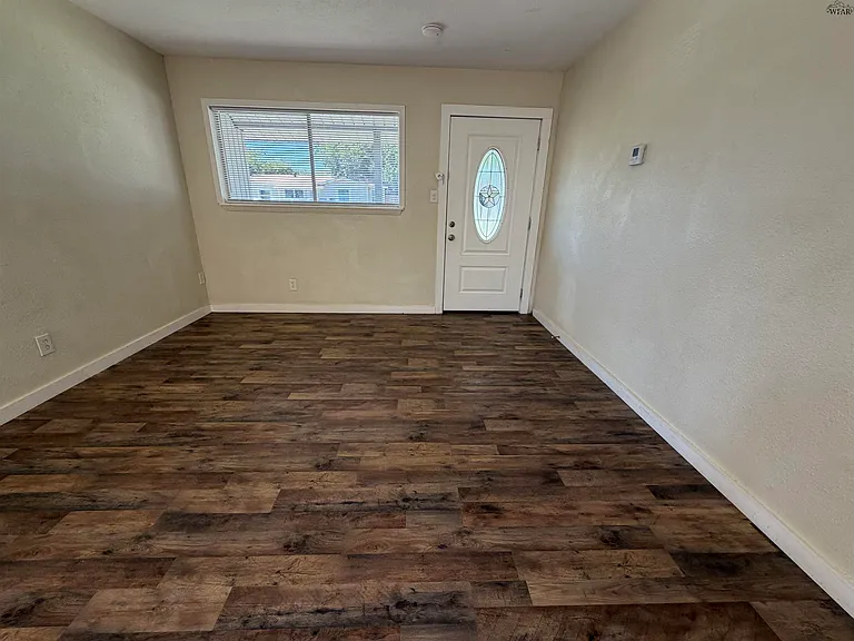 117 W Garden Dr — Photo 2