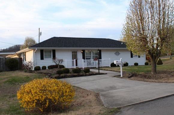 1st image of 737 Douglas Dr
