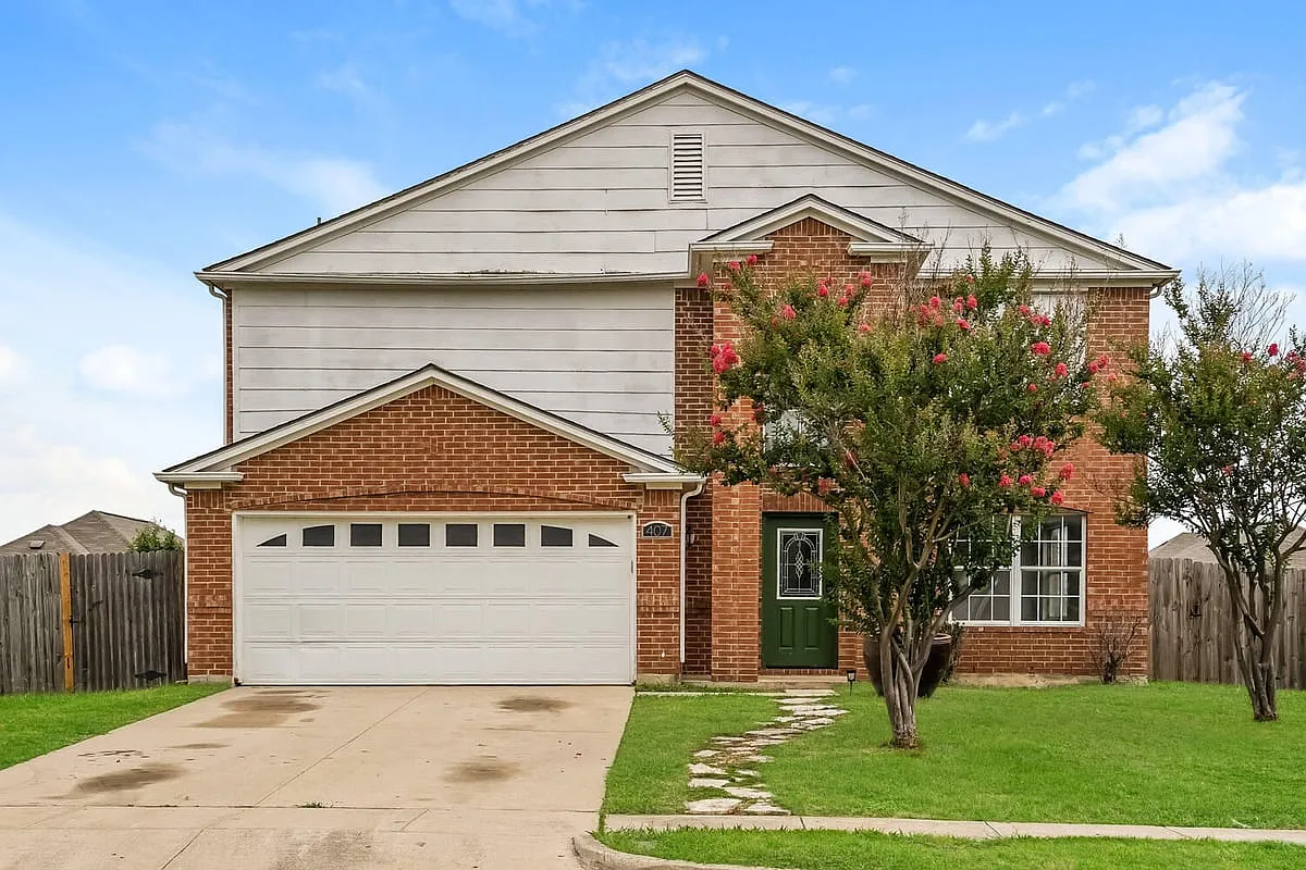 407 Harvard Drive Glenn Heights TX 75154 — Photo 1