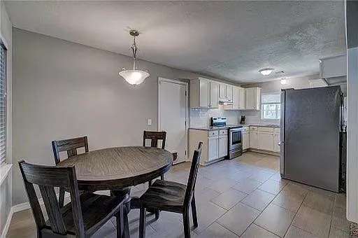 2725 Ridgeview Dr — Photo 8