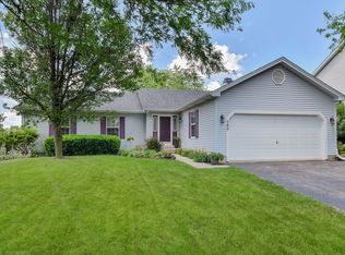 580 Cambridge Ave, Elburn, IL 60119