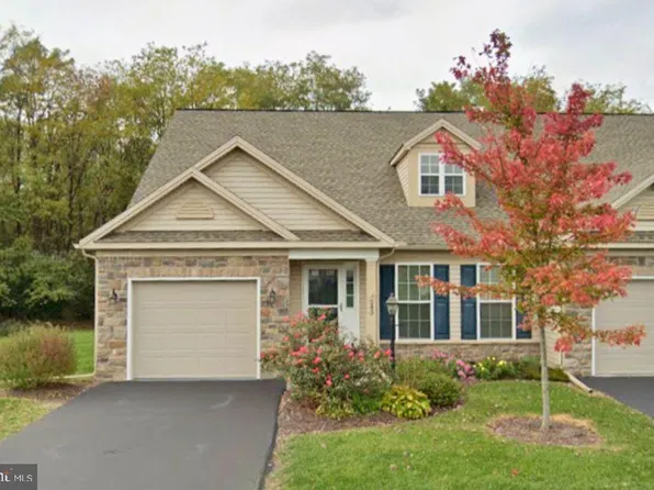 243 Aldenwood Dr, Carlisle, PA 17015