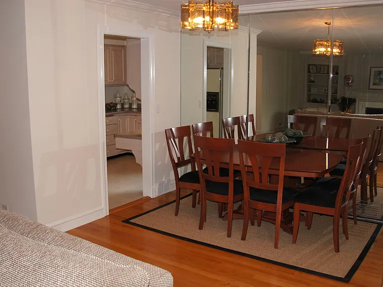 460 Highcrest Dr — Photo 31