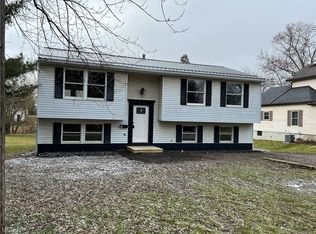 15 N Poplar St, Jefferson, OH 44047