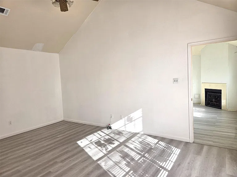 17006 Dusty Mill Dr E — Photo 23