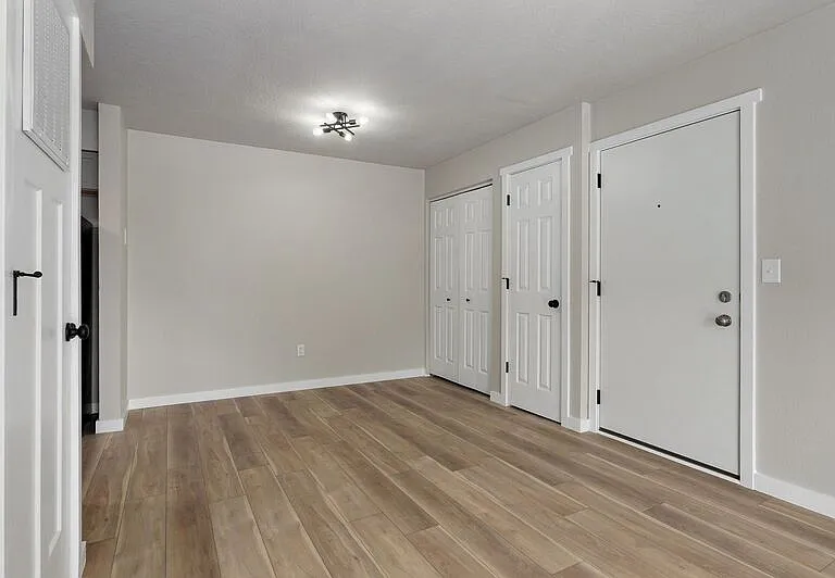 2213 E Macs Ct #13 — Photo 3