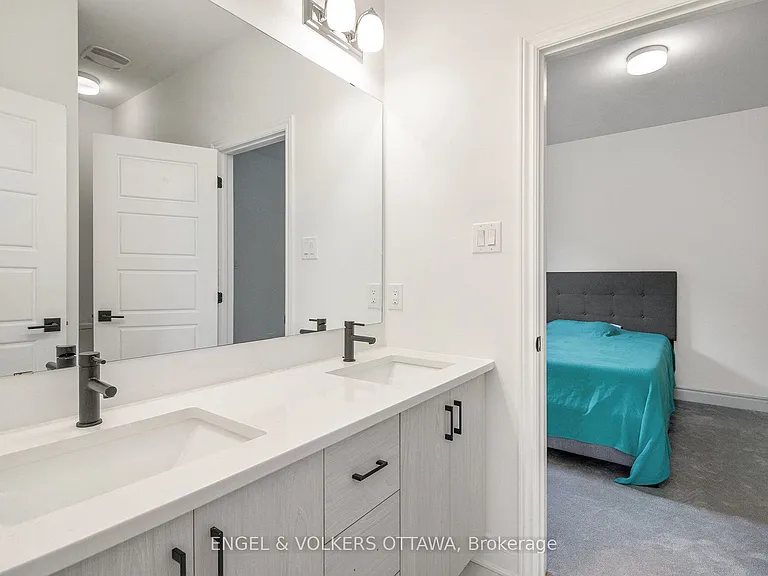 1031 Curraglass Walk — Photo 20
