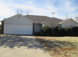 1408 S F St, Rogers, AR 72756
