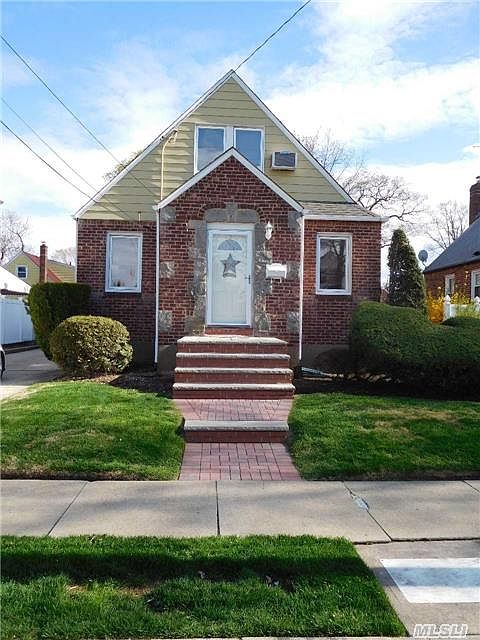 2nd image of 16 Greenwood Pl