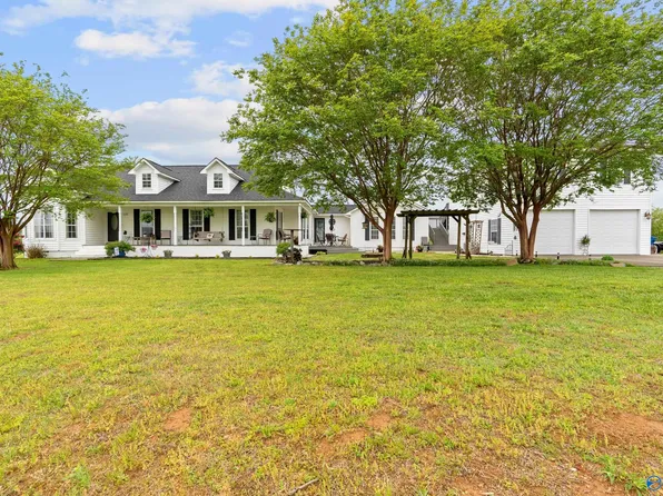 800 Horseshoe Bend Rd, Scottsboro, AL 35769