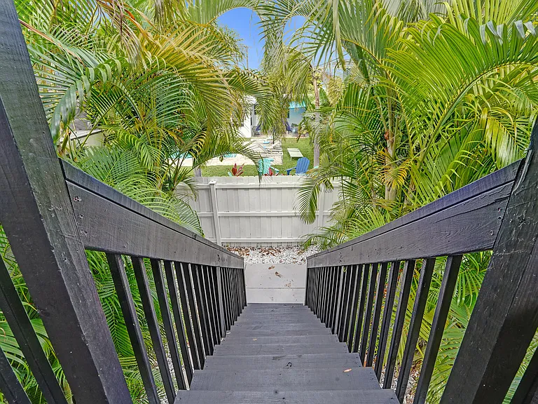 311 SE 3rd Ave — Photo 26