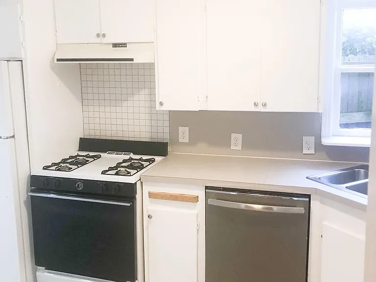 4414 Holland Ave — Photo 4