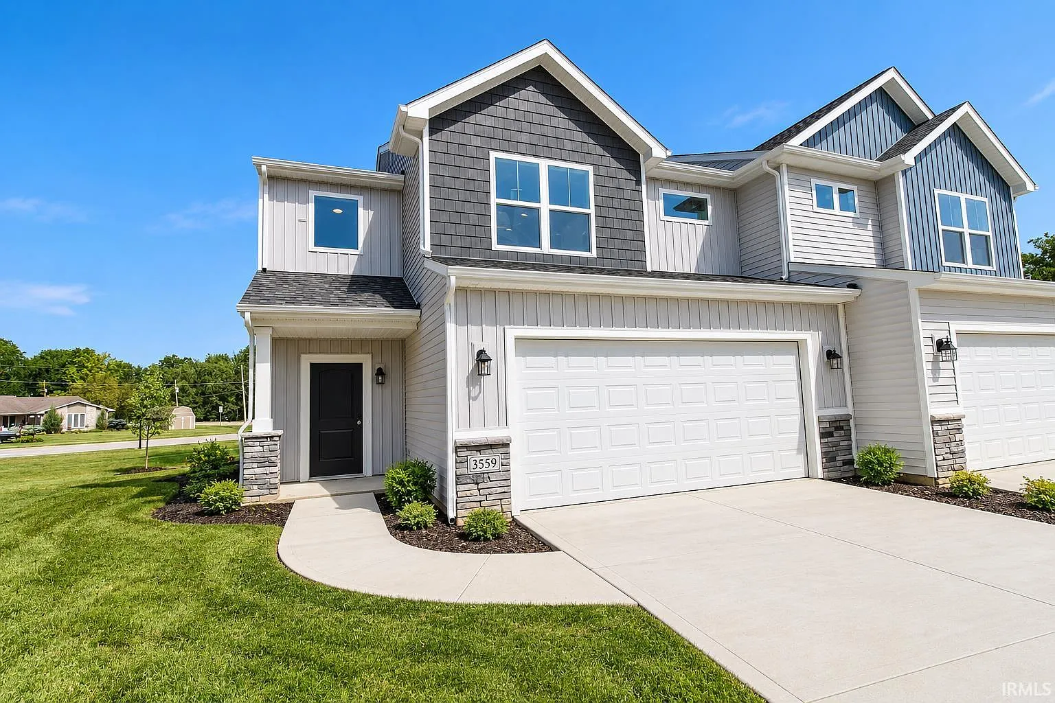 3 bed, 2.5 bath, 1832 sqft, $1,990 — Photo 1