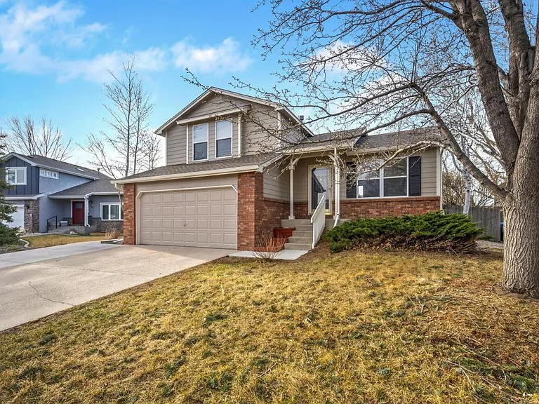 749 Peregrine Run — Photo 2