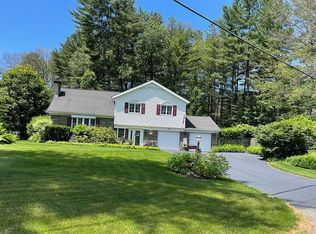 28 Vichy Dr, Saratoga Springs, NY 12866