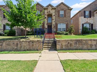 5813 Burgundy Rose Dr, Fort Worth, TX 76123