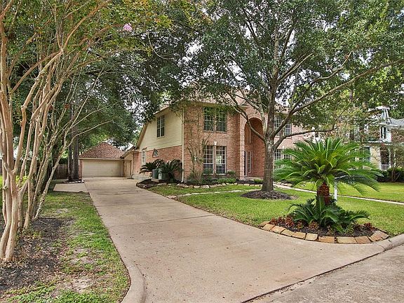 3rd image of 10607 Moorcreek Dr
