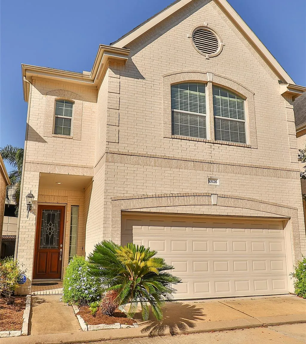 3 bed, 3.5 bath, 3294 sqft, $3,200 — Photo 3