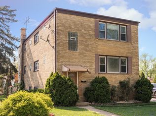 414 N 3rd Ave, Villa Park, IL 60181