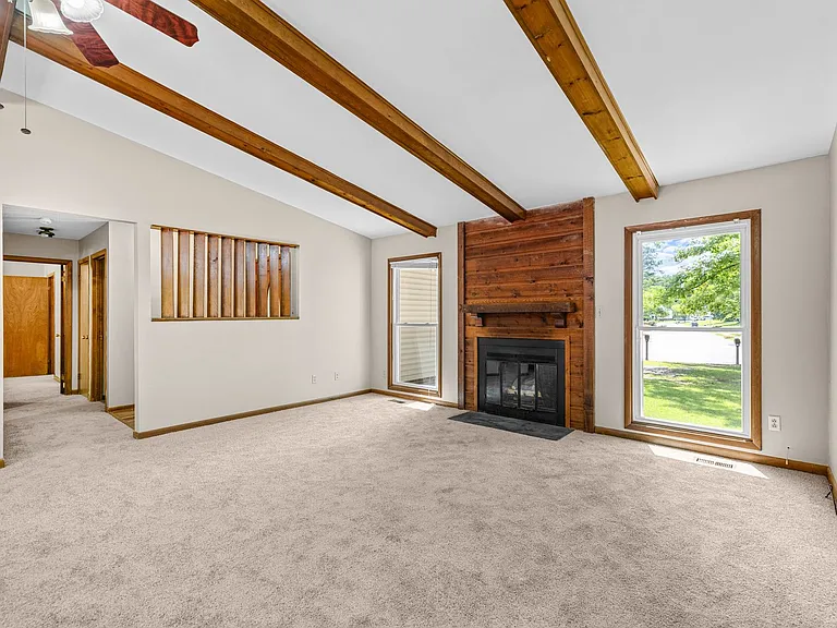 934 Welsh Ln — Photo 6