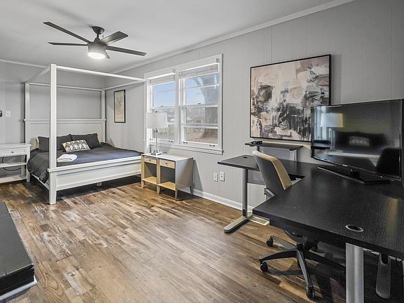 3rd image of 4 Bond St