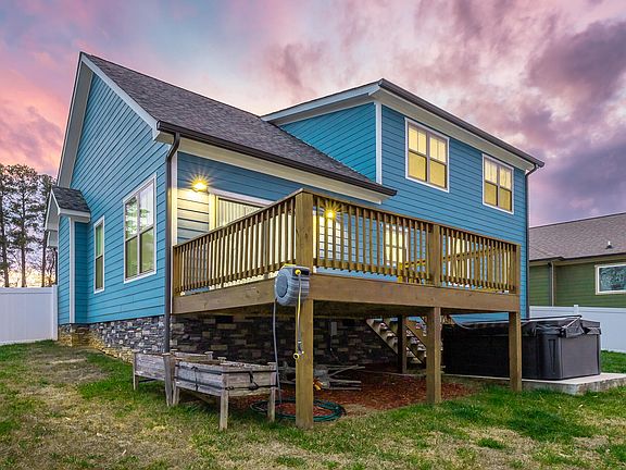 2nd image of 6870 Carnell Way