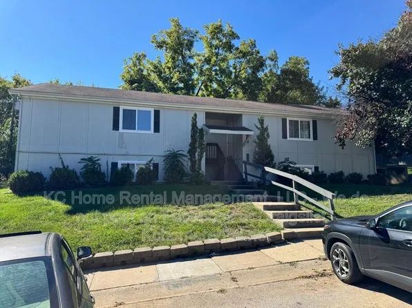 4721 Switzer Rd, Shawnee, KS 66203