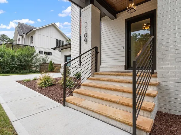 1109 Dogwood Ln, Raleigh, NC 27607