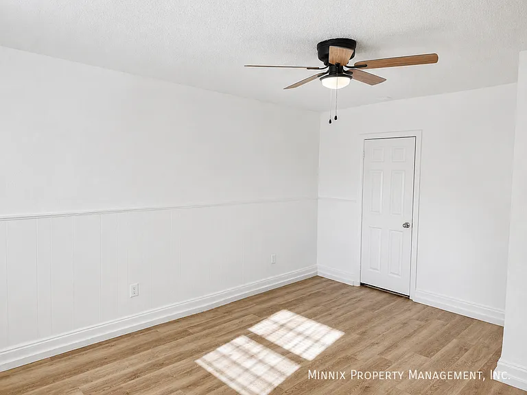 2304 Avenue U — Photo 10